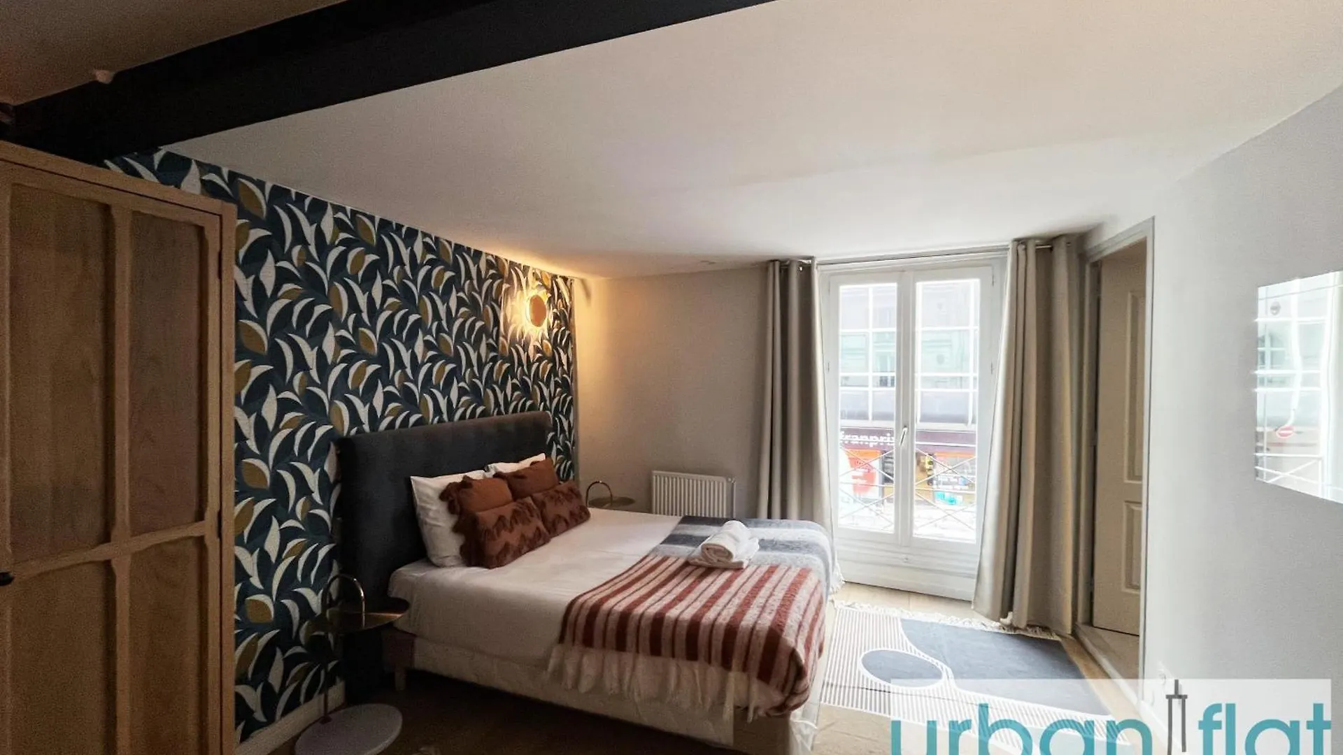 פריז Urban Flat 161 - Luxury 4 Bedrooms Apartment 0*,  צרפת