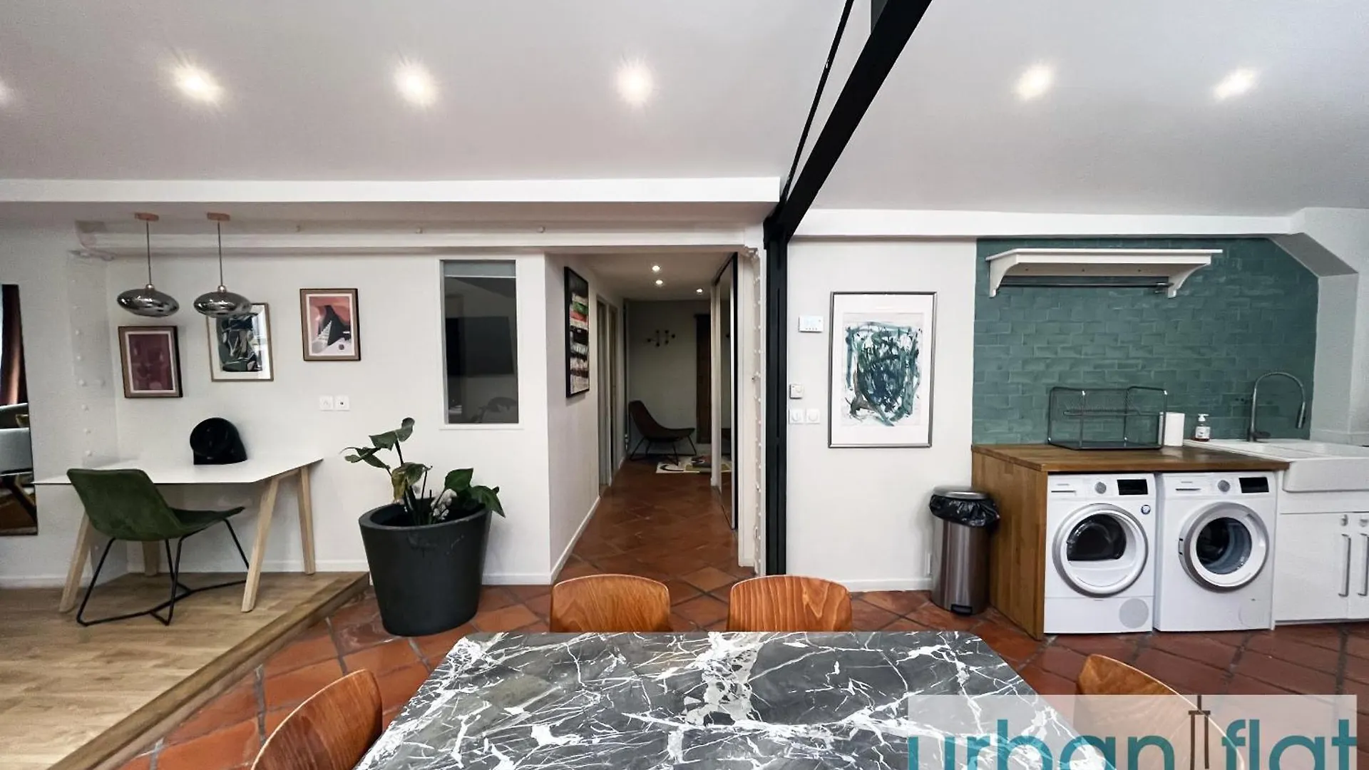 פריז Urban Flat 161 - Luxury 4 Bedrooms Apartment 0*,  צרפת